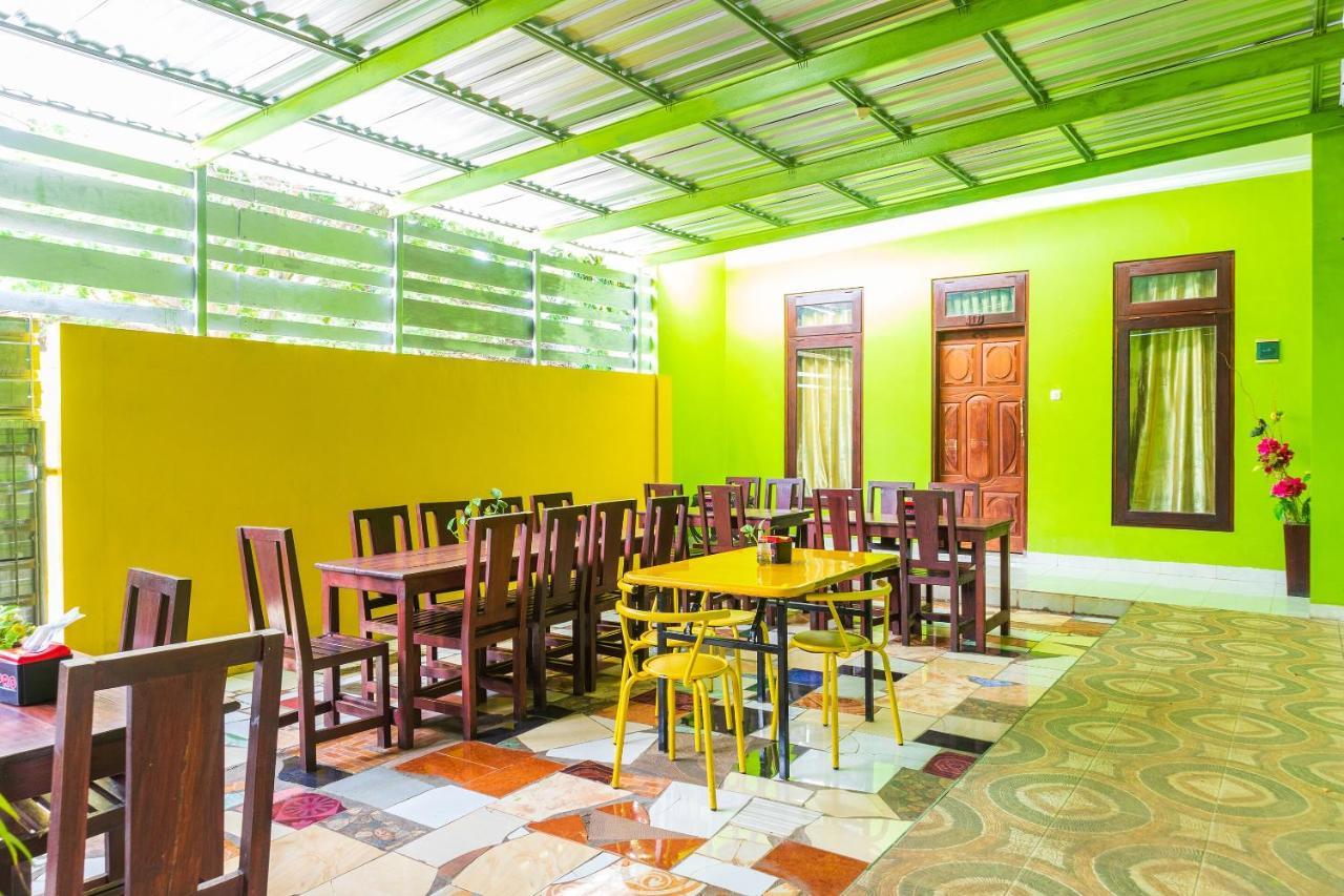 Super Oyo 1682 Greenia Hotel Kupang  Exteriör bild